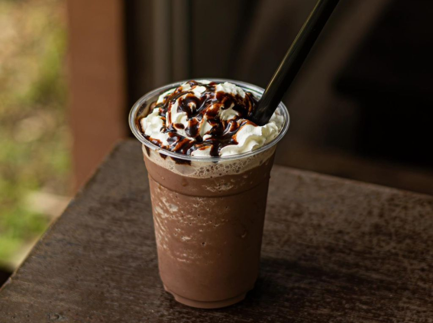 Minuman coklat kisar ais
